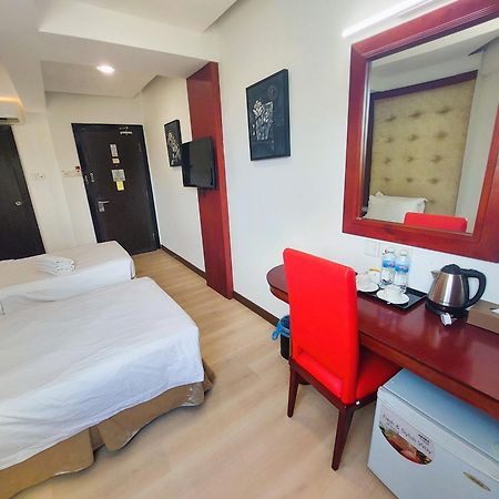Celyn City Hotel Kota Kinabalu Extérieur photo