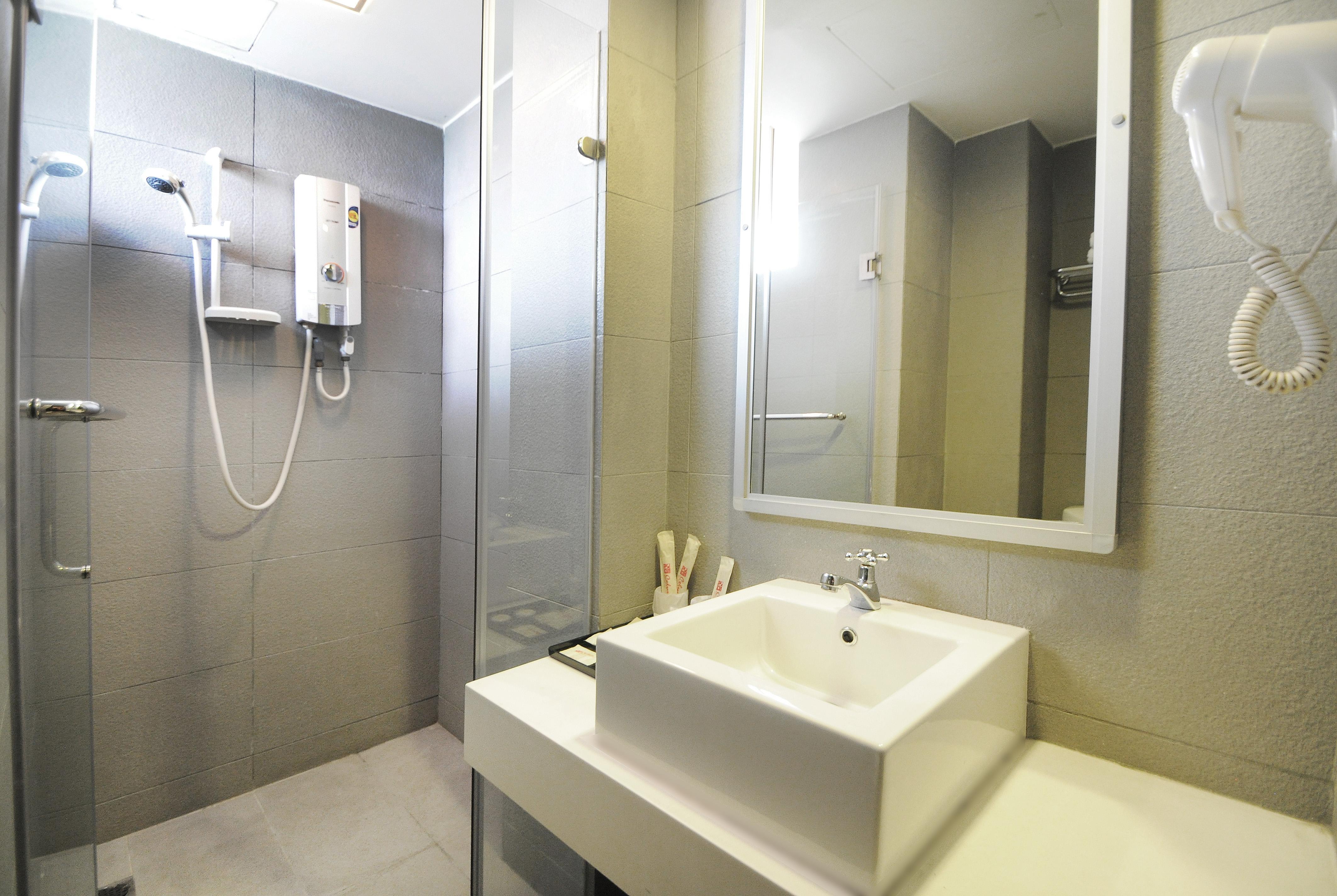Celyn City Hotel Kota Kinabalu Extérieur photo