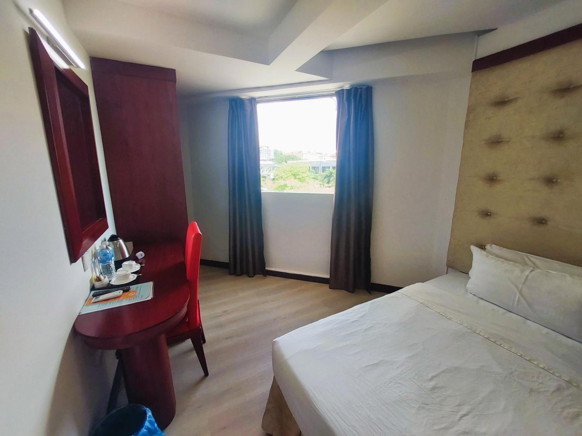 Celyn City Hotel Kota Kinabalu Extérieur photo